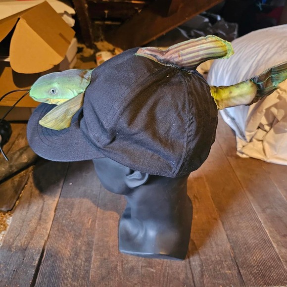 Joke Gag Meme Fishing Outdoors Sport Vintage Hat with Plush Fish One Size - Picture 2 of 4